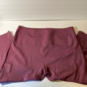 Ruby Ribbon Sport Crop leggings